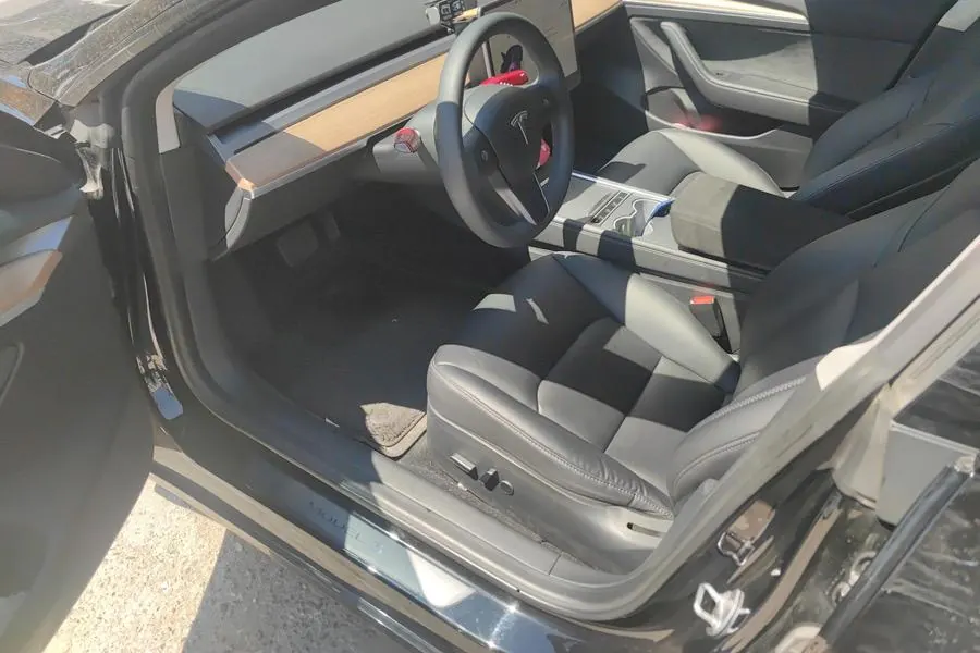 Tesla 2022 Model 3 rear-wheel drive version of automatic transmission 3