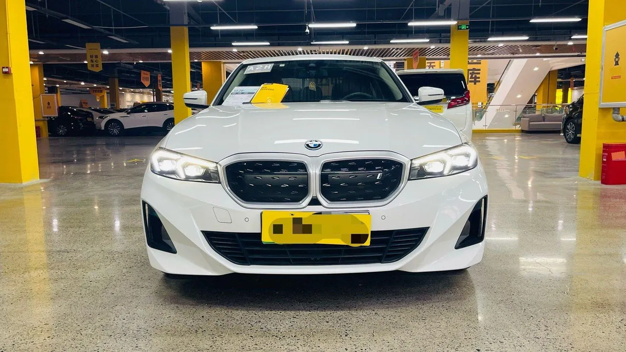 BMW 2022 i3 eDrive 35L automatic gear 2