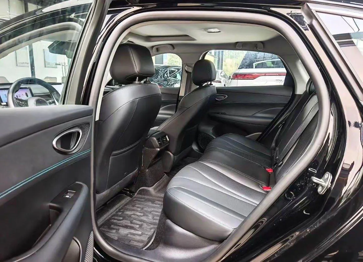 BYD 2025 seals 05 DM-i 1.5 stepless smart driving version 120KM flagship automatic gear 3