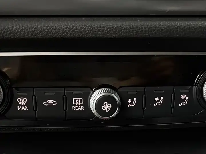 Audi Q3 2022 35 TFSI Fashion Dynamic 8