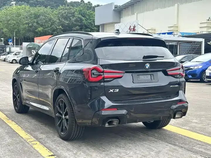 BMW X3 2023 xDrive30i exclusive M obsidian night suit 8