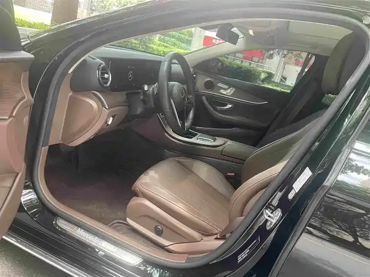 Mercedes Benz E-Class 2023 E 300 L Fashion 6