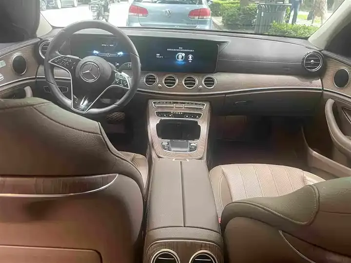 Mercedes Benz E-Class 2023 E 300 L Fashion 8