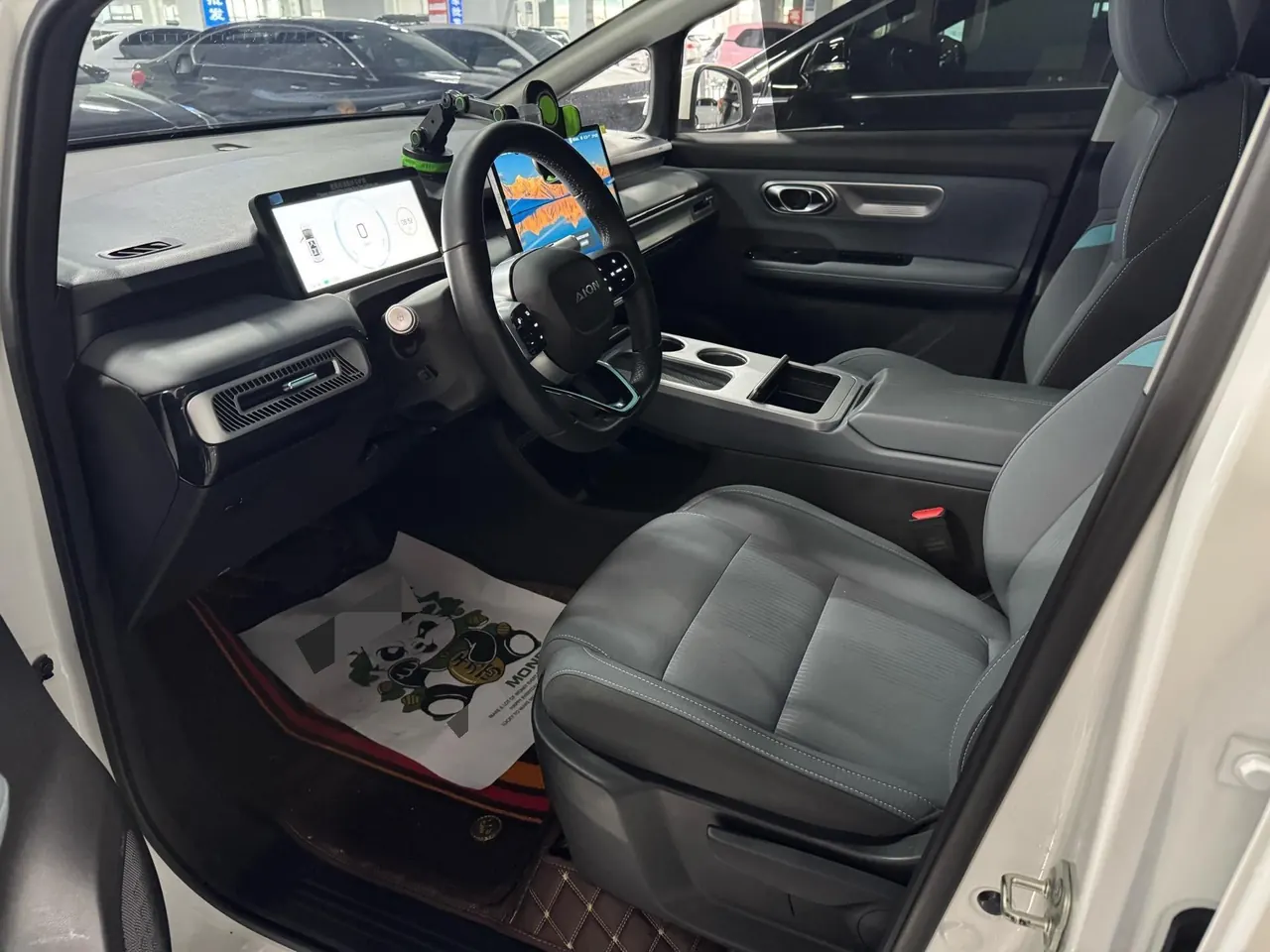 GAC Aion 2023 Aion Y PLUS 70 Happy Edition Automatic Gear 3