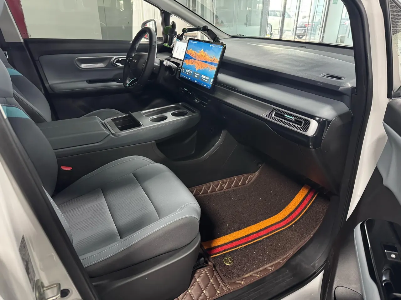 GAC Aion 2023 Aion Y PLUS 70 Happy Edition Automatic Gear 8