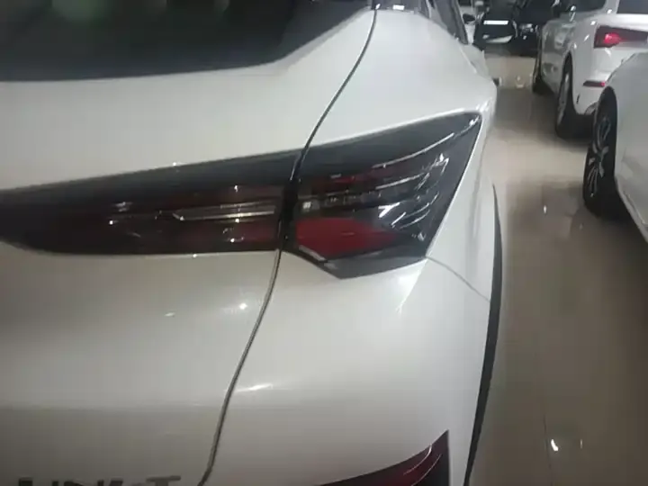 ChangAn UNI-T 2020 1.5T Honorable Model 8