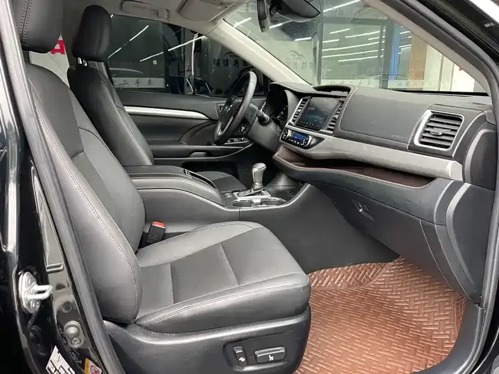 Highlander 2018 2.0T 4-wheel drive distinguished edition 7-seat country VI 10