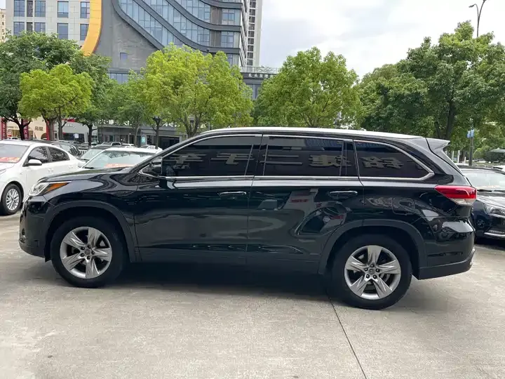 Highlander 2018 2.0T 4-wheel drive distinguished edition 7-seat country VI 5
