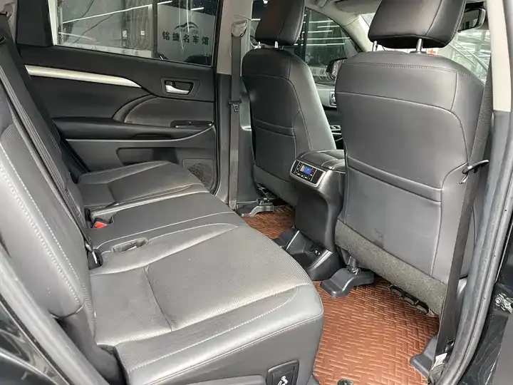 Highlander 2018 2.0T 4-wheel drive distinguished edition 7-seat country VI 9