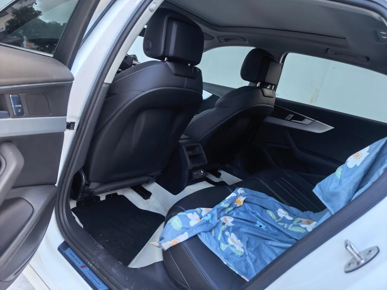 Audi 2024 A4L 2.0TFSI 40TFSI Fashion Dynamic Automatic - View 1