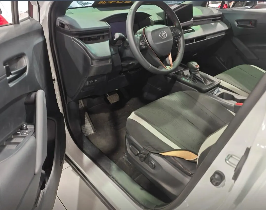 Toyota 2025 Front Landa 2.0 Stepless Leading Plus Edition Automatic Gear 8