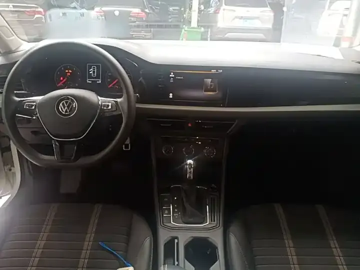 Langyi 2021 1.5L Automatic Vision Edition 10