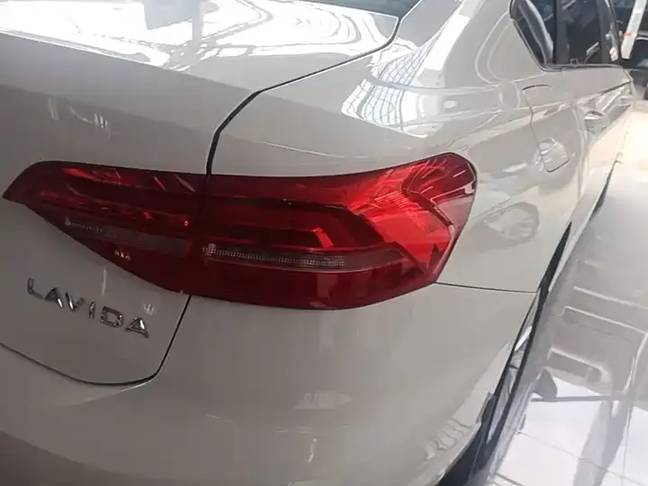 Langyi 2021 1.5L Automatic Vision Edition 8