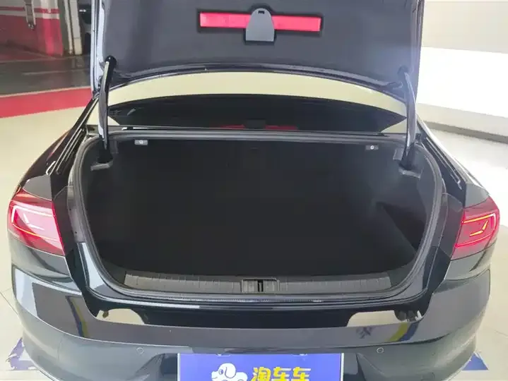 Magotan 2023, 2 Millionth‑Unit Commemorative Edition, 330TSI DSG Leading Model 4