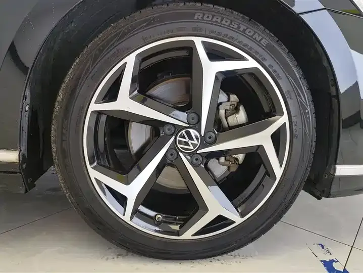 Magotan 2023, 2 Millionth‑Unit Commemorative Edition, 330TSI DSG Leading Model 6