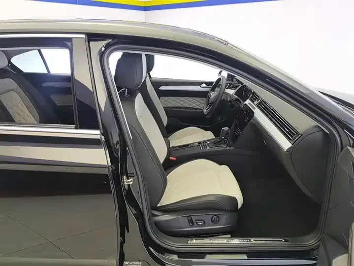 Magotan 2023, 2 Millionth‑Unit Commemorative Edition, 330TSI DSG Leading Model 8