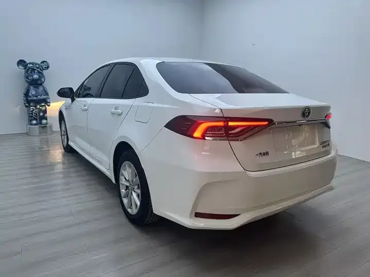 Corolla 2021 Double Engine 1.8L E-CVT Elite Edition 6