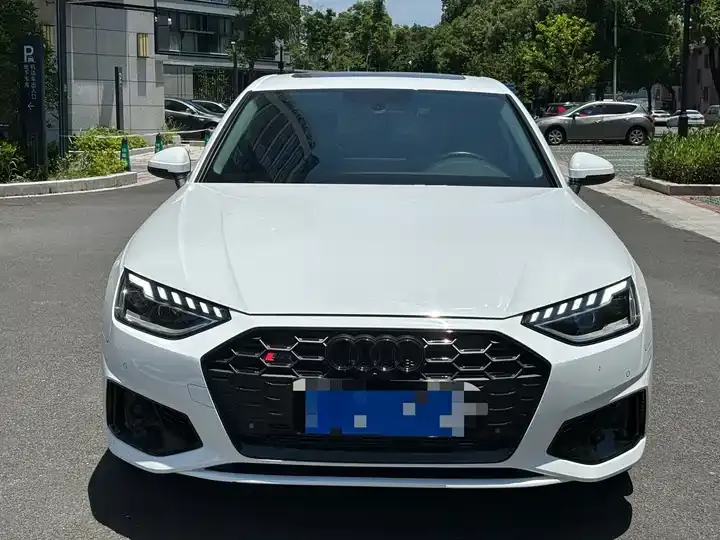 Audi A4L 2022 40 TFSI Fashion Dynamic 2