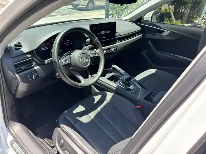 Audi A4L 2022 40 TFSI Fashion Dynamic 6