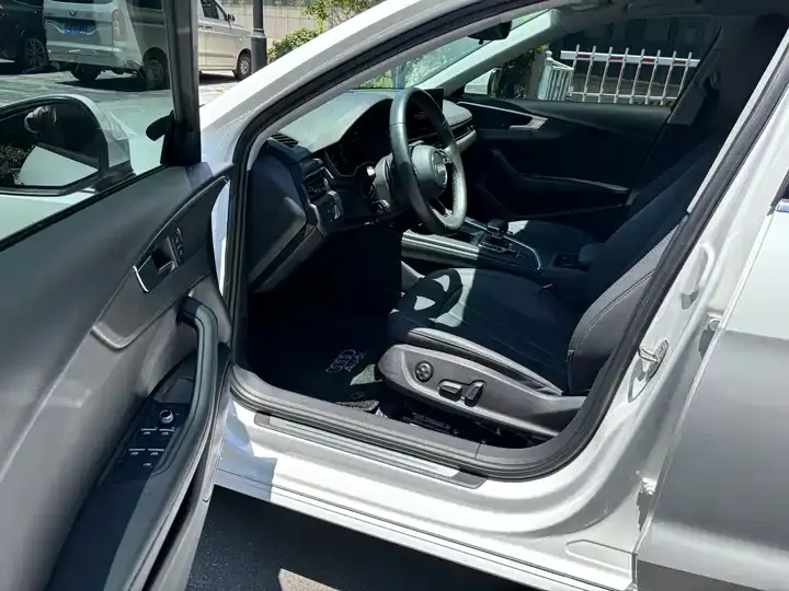 Audi A4L 2022 40 TFSI Fashion Dynamic 8