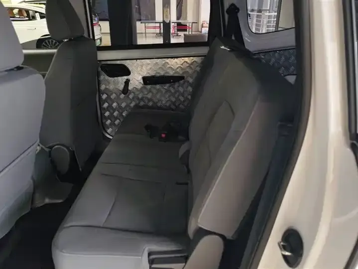 WuLing Hongguang New Energy 2024 Pure Electric Edition 300KM Practical 11