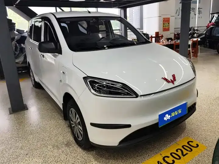 WuLing Hongguang New Energy 2024 Pure Electric Edition 300KM Practical 2