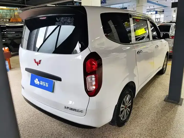 WuLing Hongguang New Energy 2024 Pure Electric Edition 300KM Practical 3