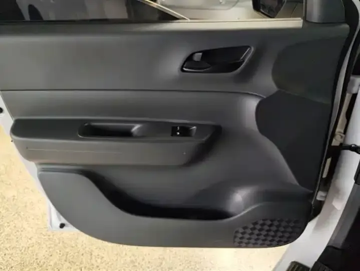 WuLing Hongguang New Energy 2024 Pure Electric Edition 300KM Practical 7