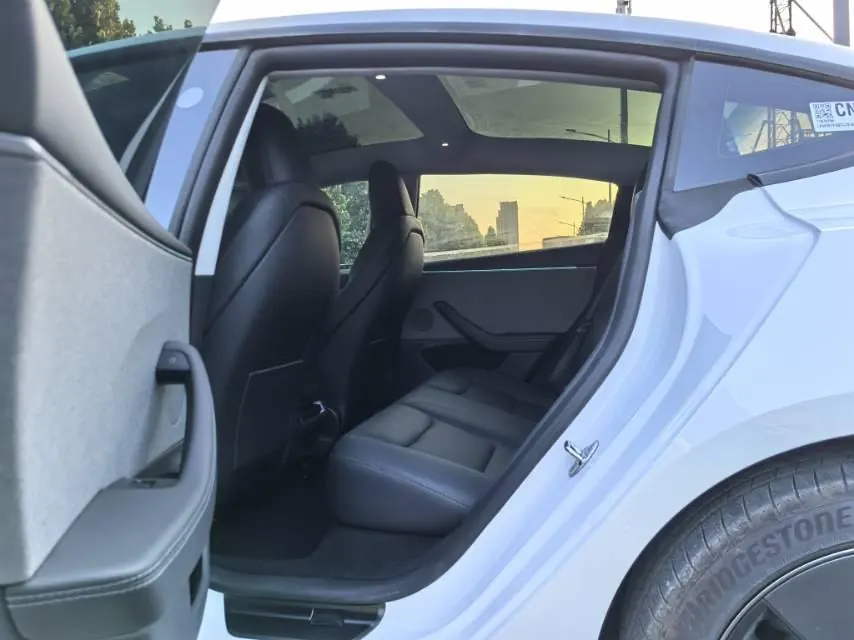 Tesla 2025 Model 3 Rear-Wheel-Drive Edition (facelift) Automatic Transmission 3