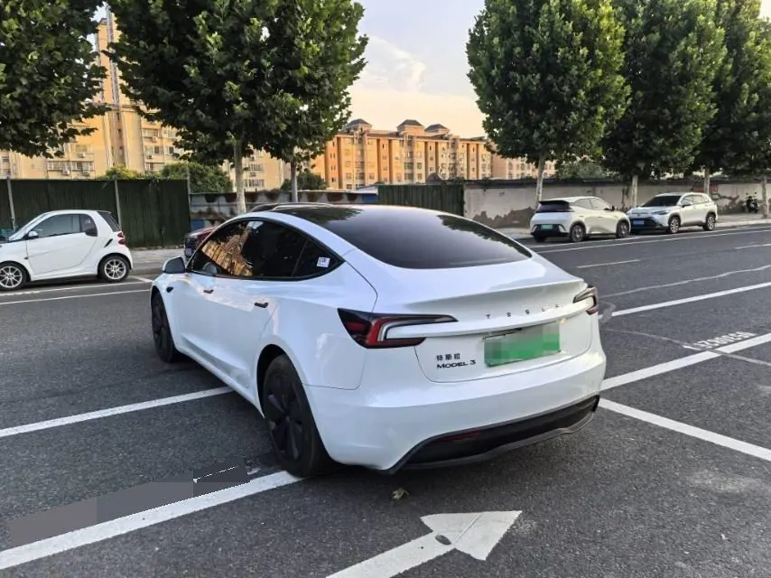 Tesla 2025 Model 3 Rear-Wheel-Drive Edition (facelift) Automatic Transmission 5