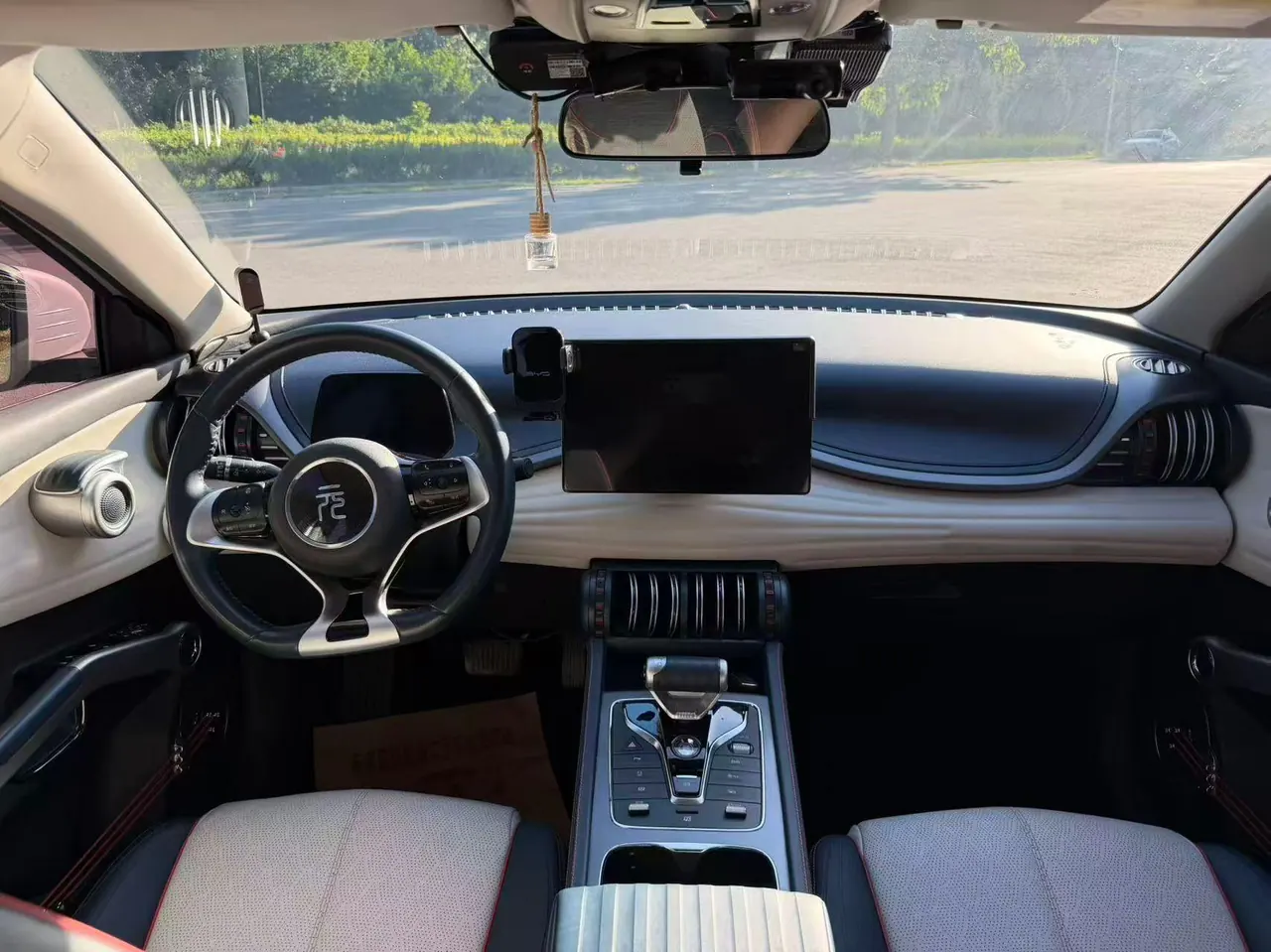 BYD Yuan PLUS 2022 Yuan PLUS 510KM Honorable Automatic Gear 3