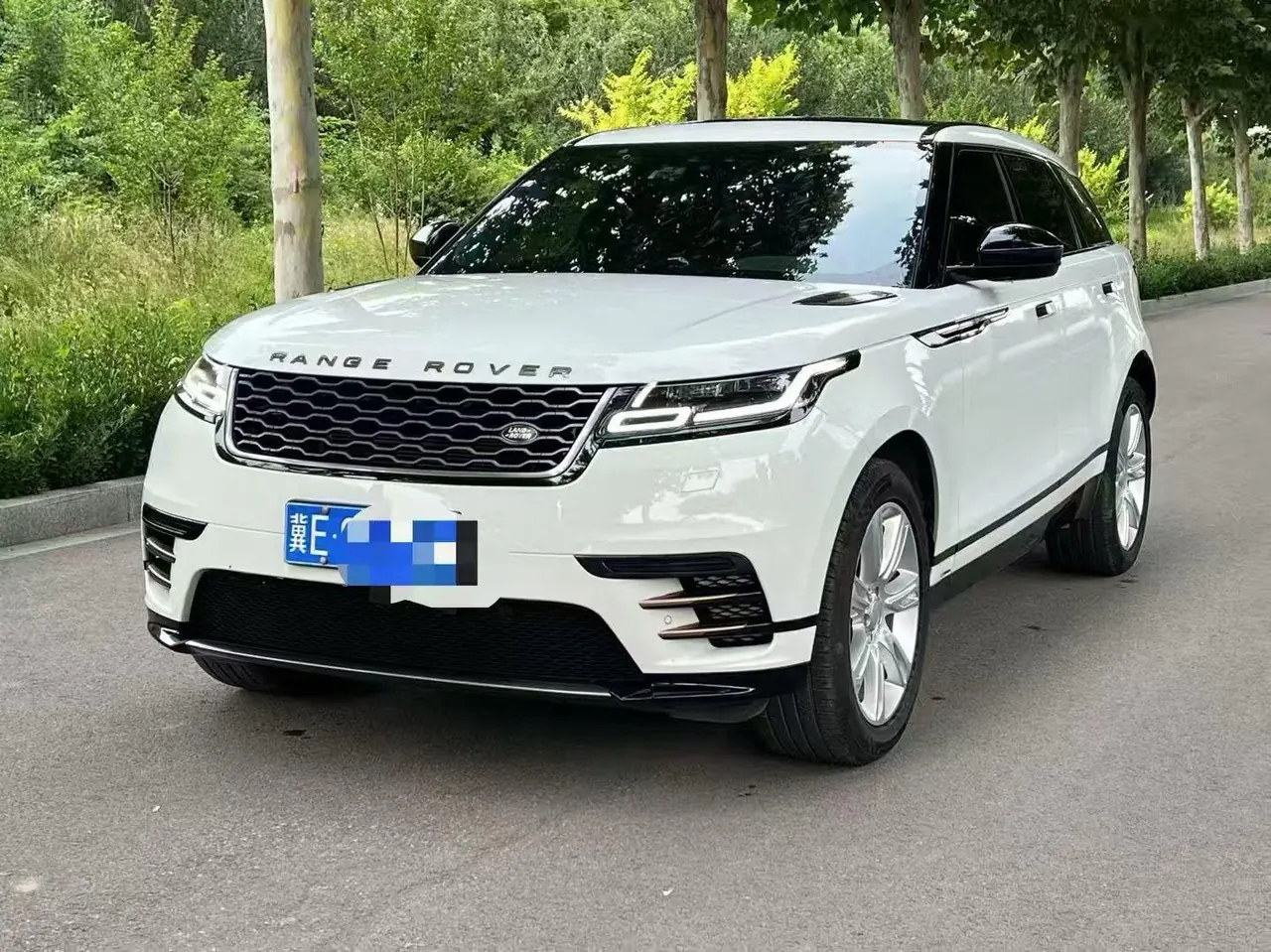 Открыть галерею: Land Rover Range Rover Star Pulse (Imported) 2020 Range Rover Star Pulse 2.0T P250 R-DYNAMIC S Automatic Gear