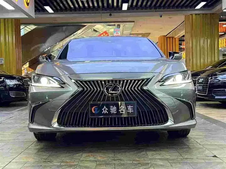 Lexus ES 2020 200 Excellence Edition 2