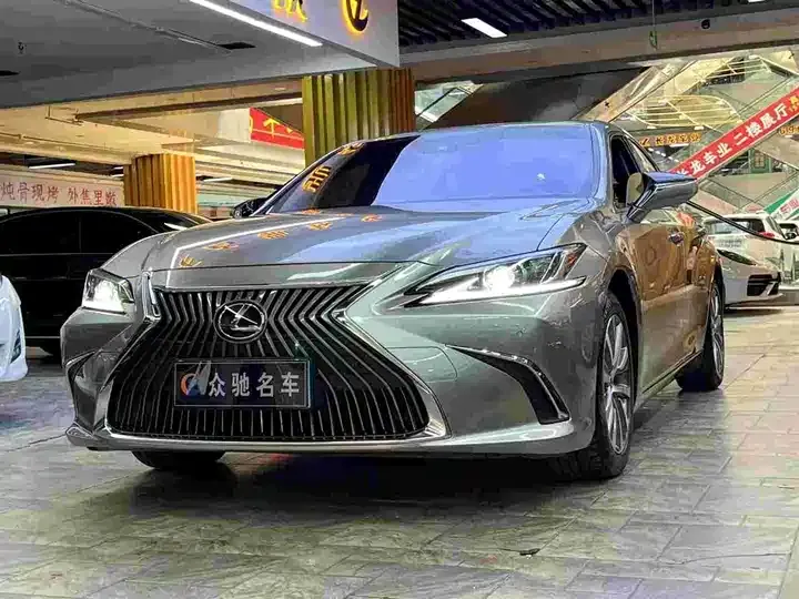 Lexus ES 2020 200 Excellence Edition 3