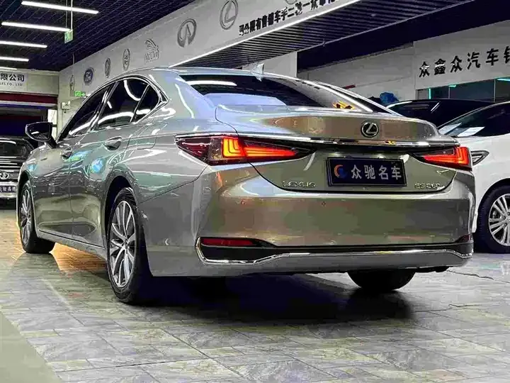 Lexus ES 2020 200 Excellence Edition 7