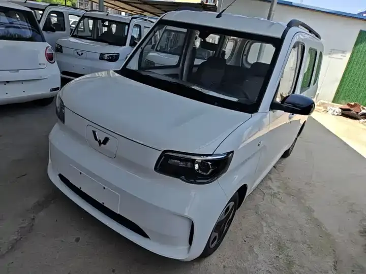 Wuling light new energy 2025 305km aggressive 2