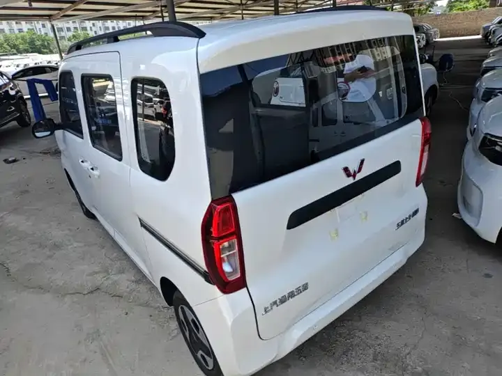 Wuling light new energy 2025 305km aggressive 5