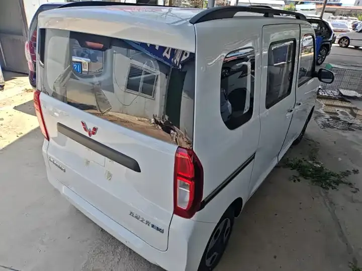 Wuling light new energy 2025 305km aggressive 7