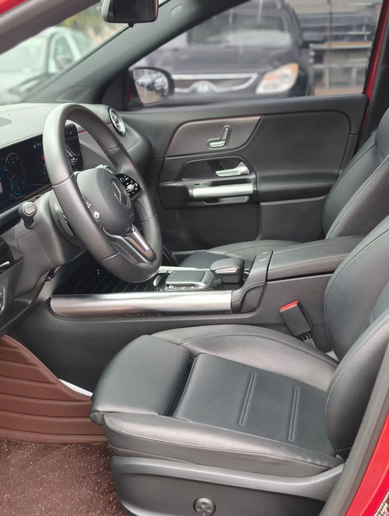 Mercedes Benz 2020 GLA 200 1.3T automatic gear 4