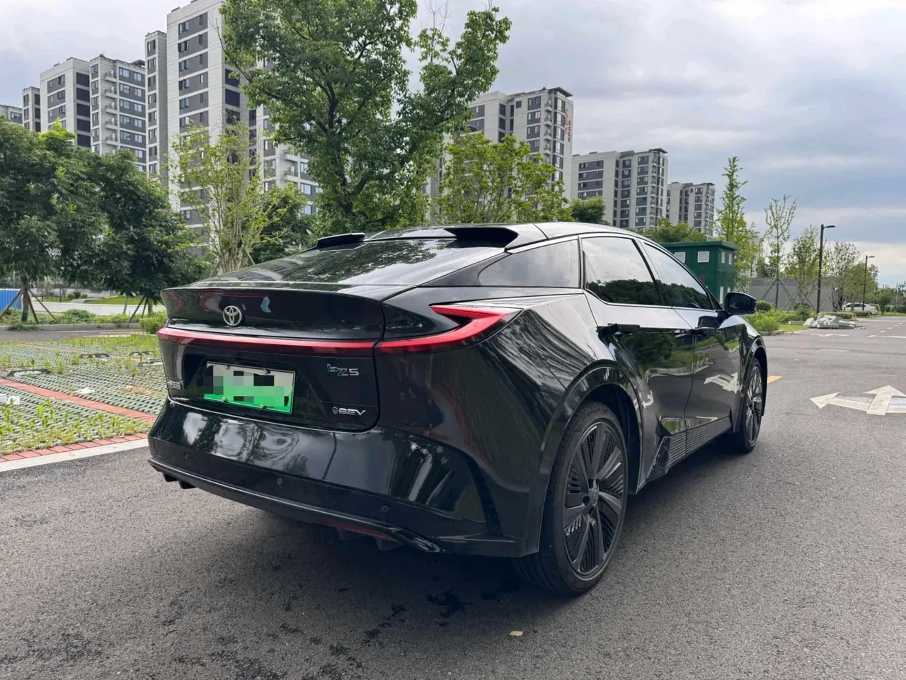 Toyota 2025 bZ 5 550 PRO automatic gear 8
