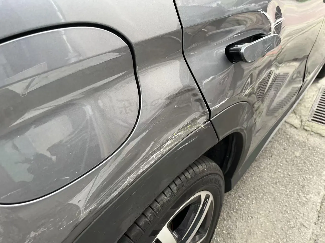 BYD 2024 Song L DM-i 1.5 Stepless 112km Exceed Automatic Transmission 4