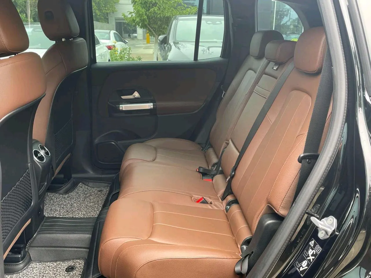 Mercedes Benz 2023 GLB 220 2.0T Dynamic Automatic 11