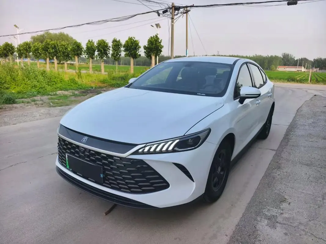 BYD 2026 Qin PLUS DM-i 1.5 stepless 210KM aggressive automatic gear - View 1