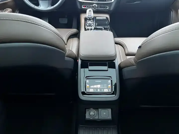 Volvo S90 plug-in hybrid 2021 T8 E-drive hybrid Zhiya Deluxe Edition 7