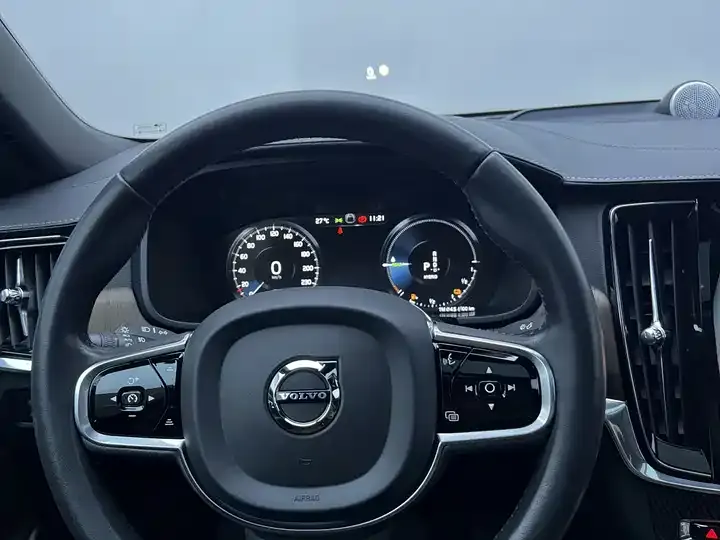 Volvo S90 plug-in hybrid 2021 T8 E-drive hybrid Zhiya Deluxe Edition 8