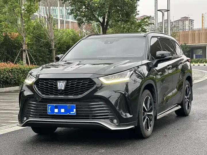 Open image lightbox: Crown Land Release 2021 2.5L HEV 4-wheel Drive Premium Edition