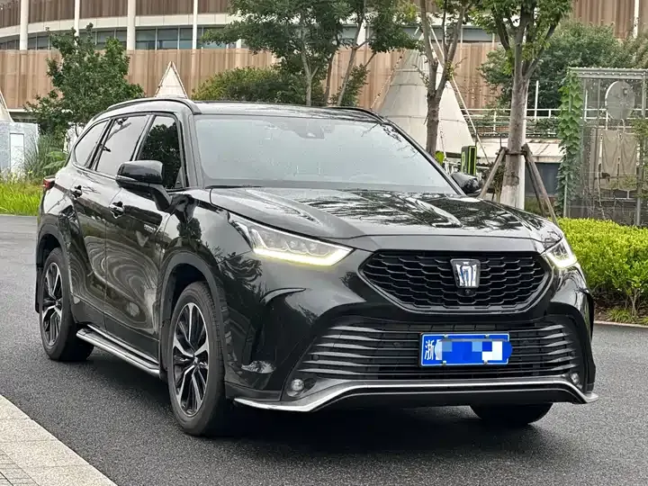 Crown Land Release 2021 2.5L HEV 4-wheel Drive Premium Edition 3