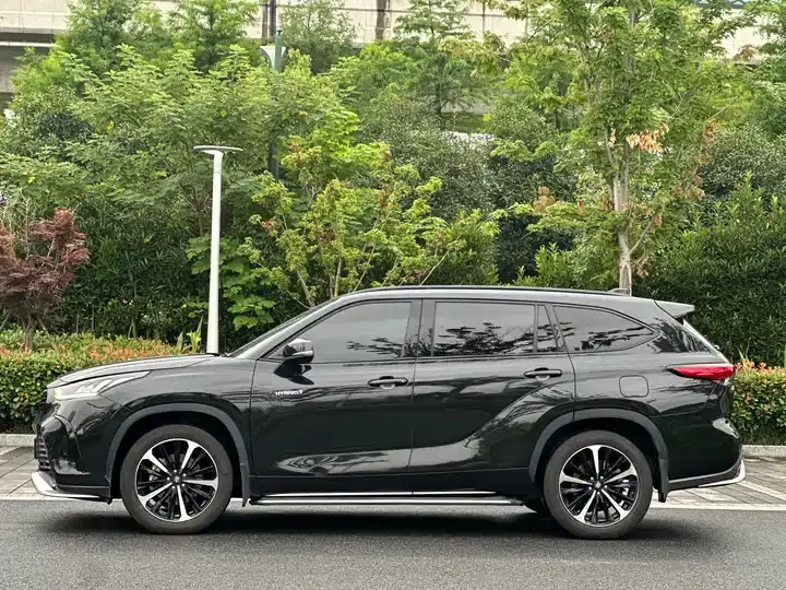 Crown Land Release 2021 2.5L HEV 4-wheel Drive Premium Edition 7