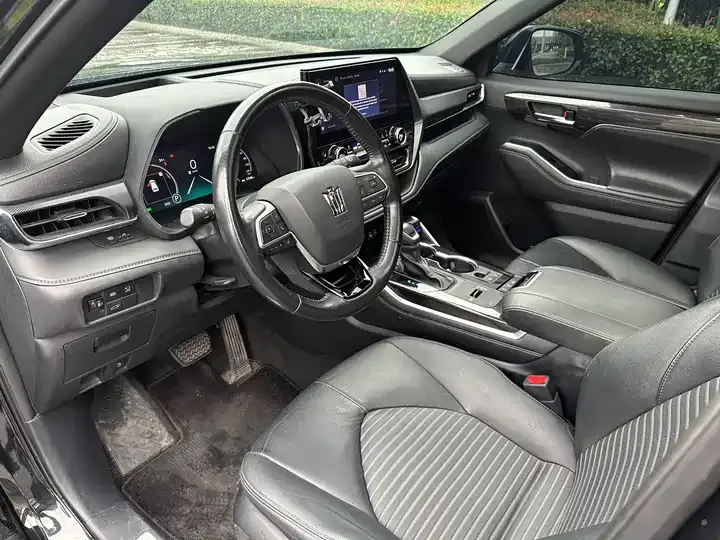 Crown Land Release 2021 2.5L HEV 4-wheel Drive Premium Edition 9