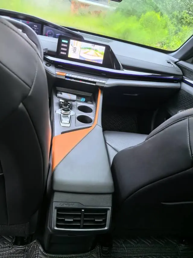 ChangAn 2022 UNI-V 1.5T honorable automatic gear 12